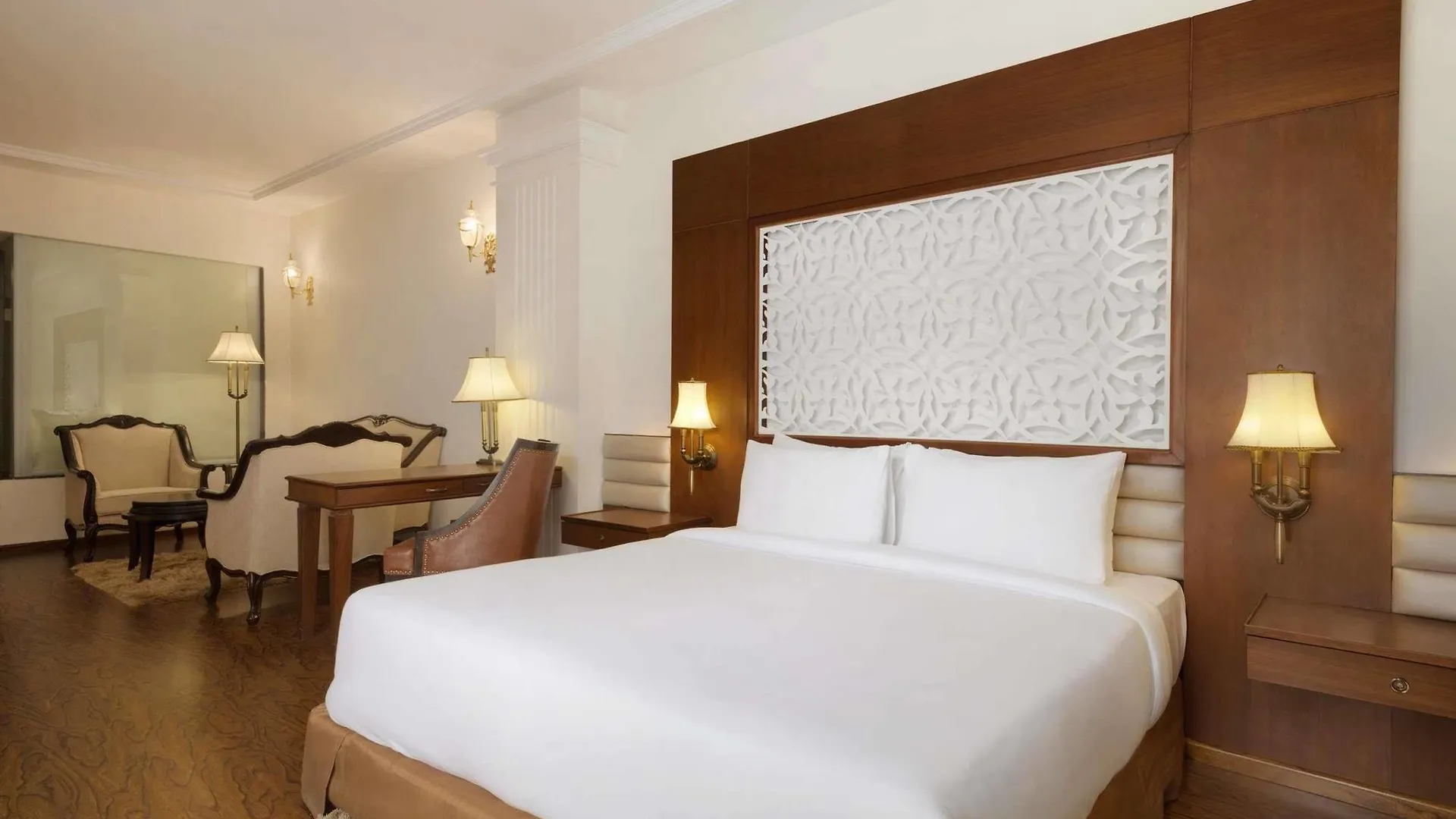 **** Отель Ramada Plaza By Wyndham, Chandigarh Zirakpur Индия