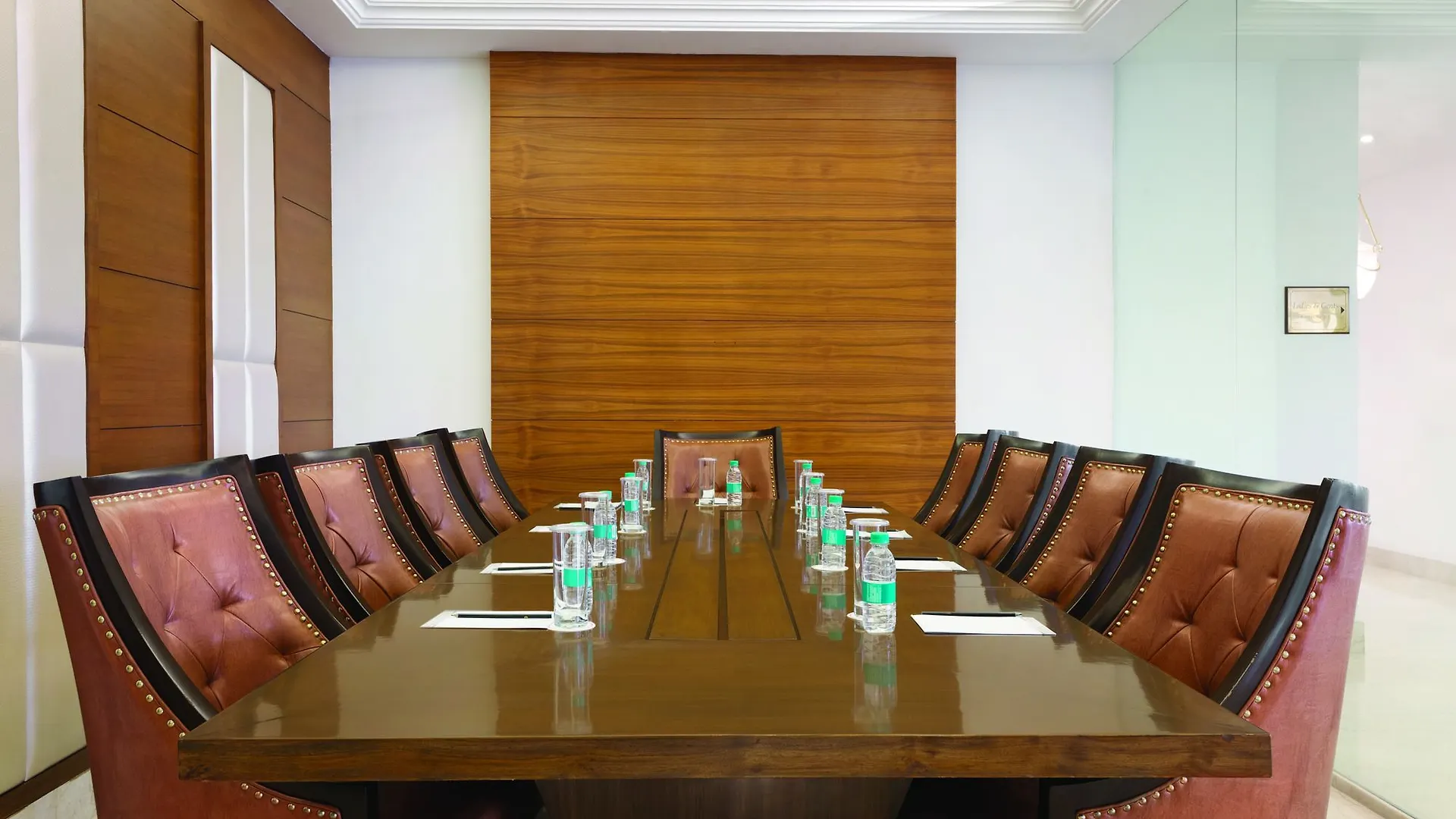 Ramada Plaza By Wyndham, Chandigarh Zirakpur Индия